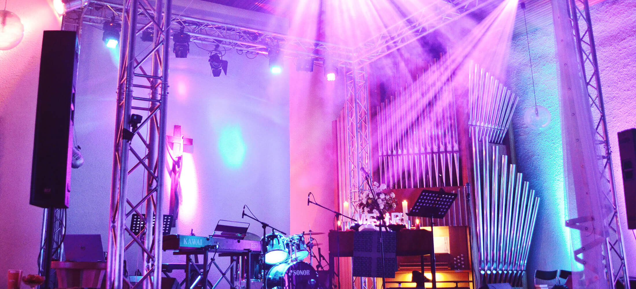 Polarlicht Fulda - Kjell Müller - DJ, Lichttechnik, Multimedia & Vermietung - Kirche